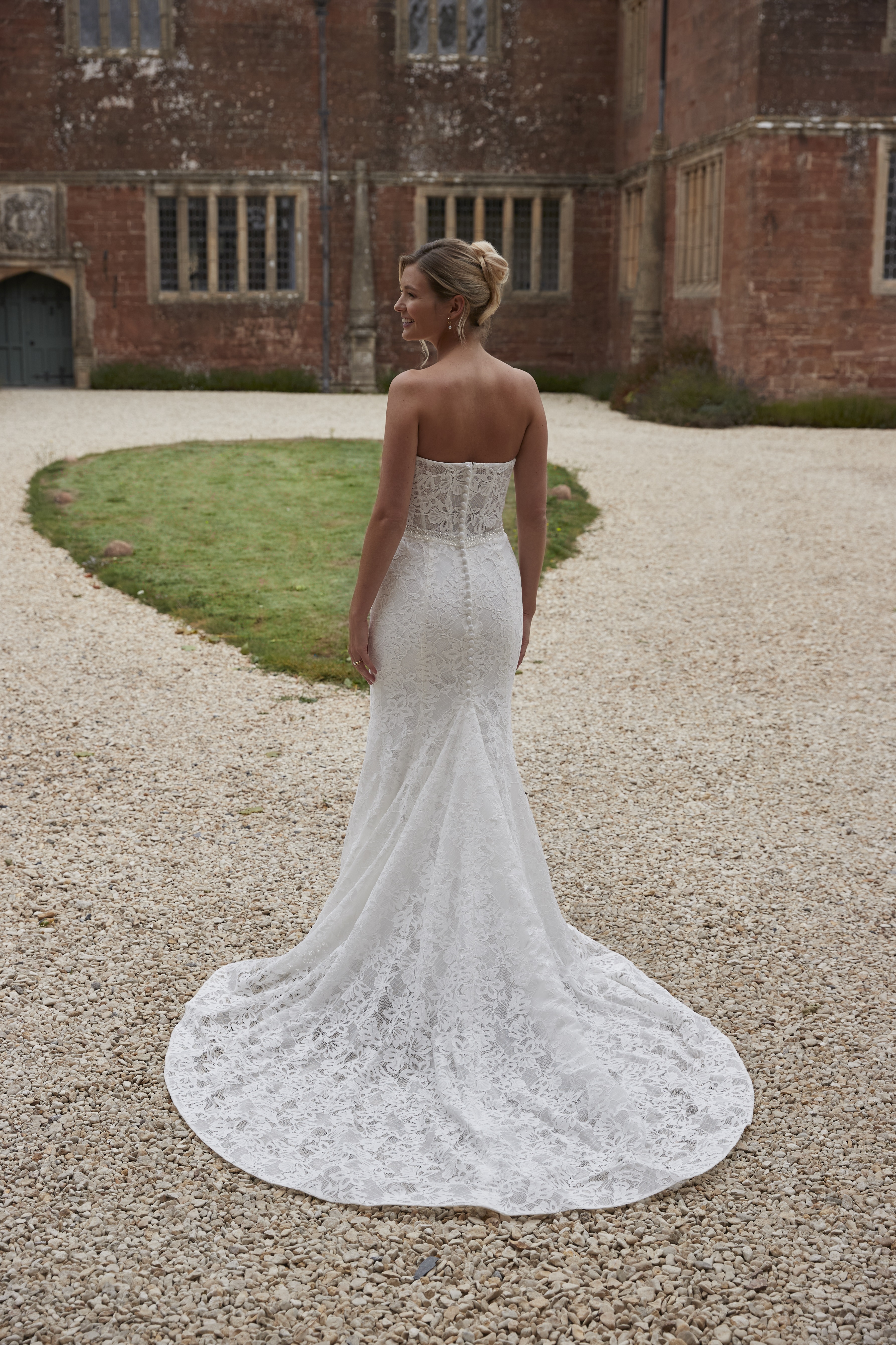 lace sweetheart neckline dress Spaghetti Strap Sweetheart Neckline Fit And Flare Wedding Dress –  MakerryBridal